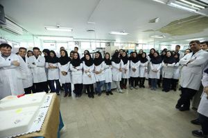 بزرگداشت سالروز حکیم جرجانی و روز علوم آزمایشگاهی در مرکز قلب و عروق شهید رجایی: عکس شماره 10 / 12